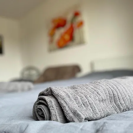 Schoene Zentrale Zimmer In *