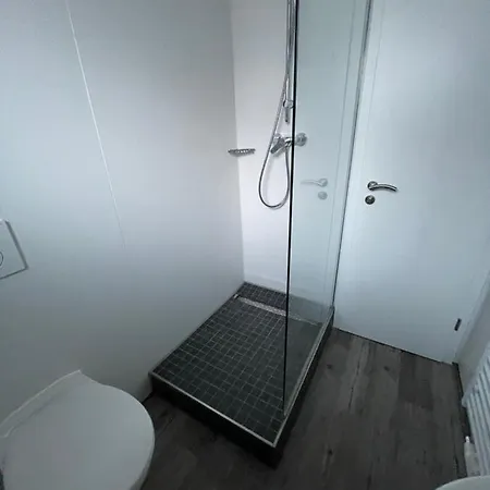 Schoene Zentrale Zimmer In *