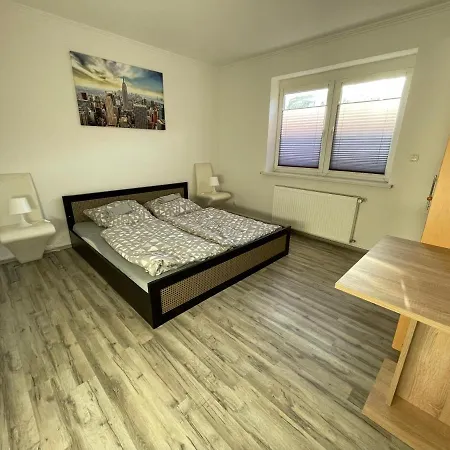 Schoene Zentrale Zimmer In *