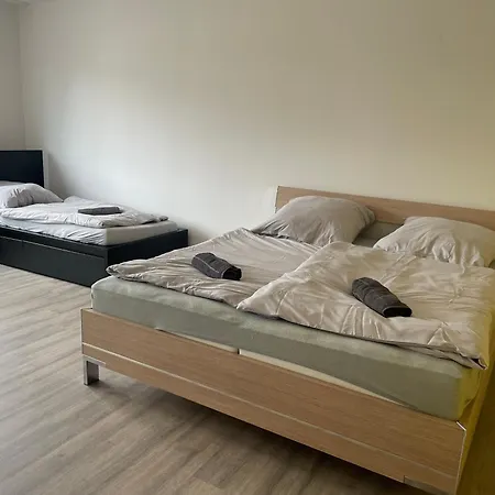 Schoene Zentrale Zimmer In *
