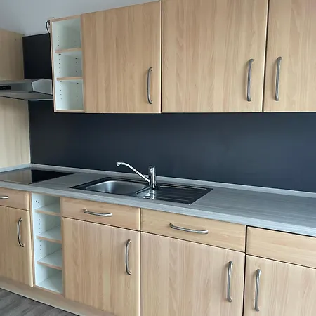Schoene Zentrale Zimmer In *