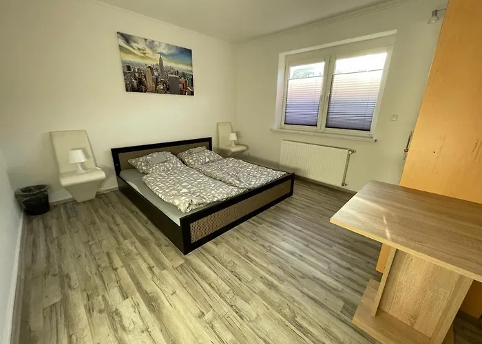 Schoene Zentrale In *